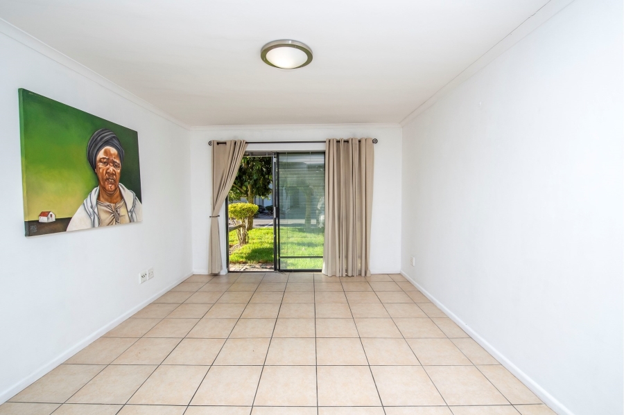 1 Bedroom Property for Sale in Silver Oaks Western Cape